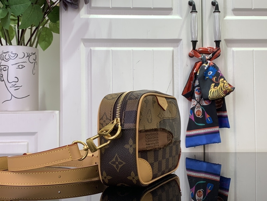 LV TROCAD??RO m26020