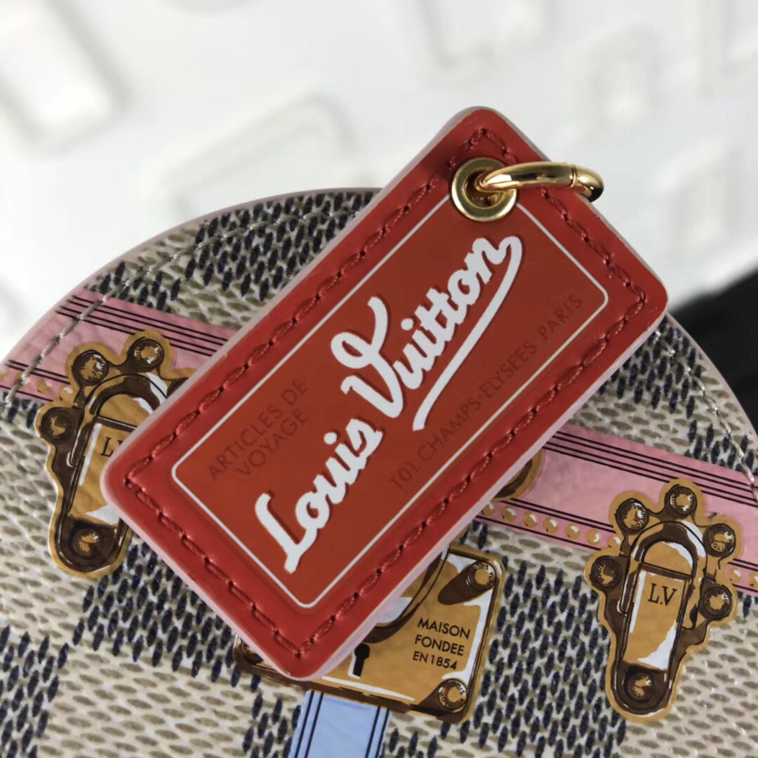 LV TRUNK Key Chain M62573