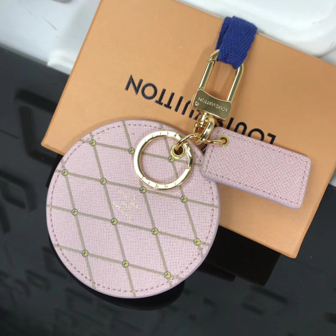 LV TRUNK Key Chain M62573