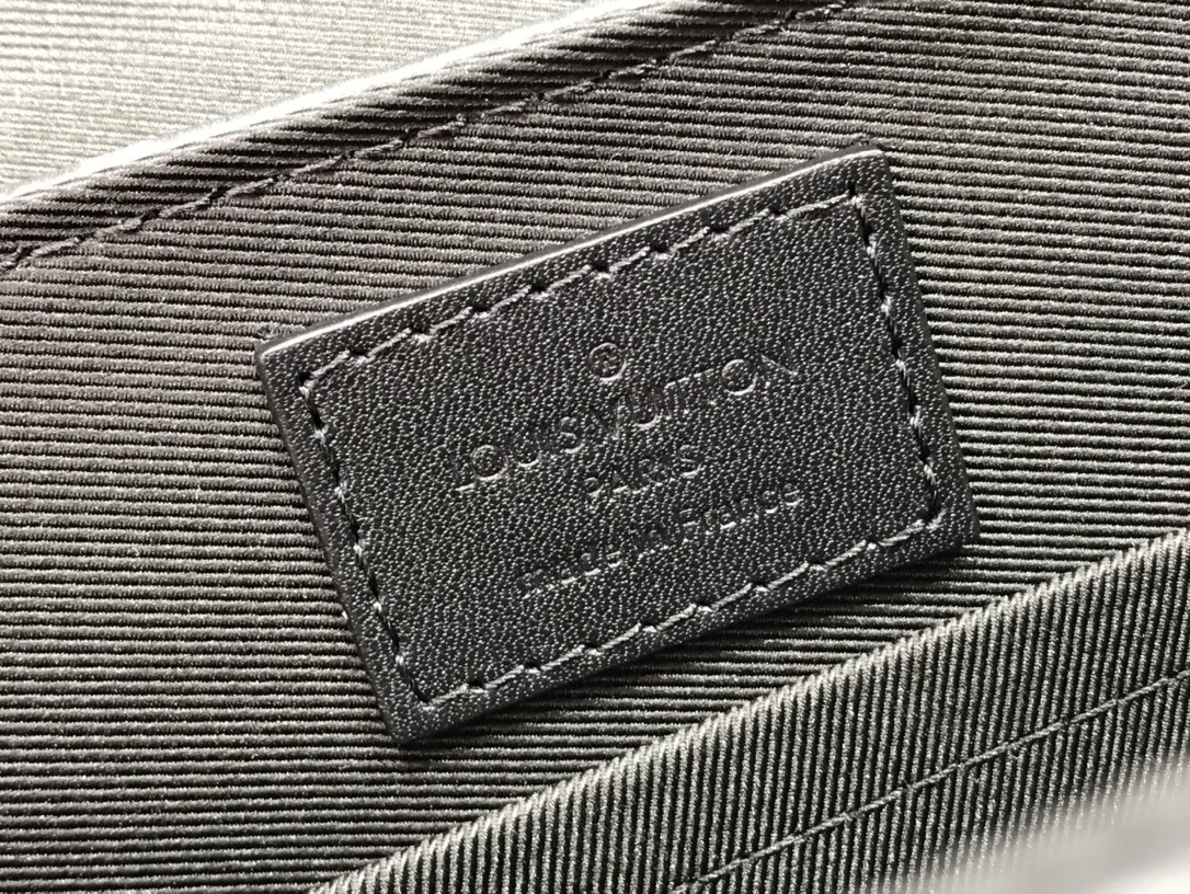 LV TRUNK MESSENGER M45727