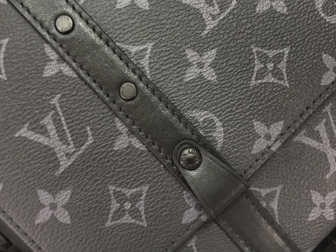 LV TRUNK MESSENGER M45727