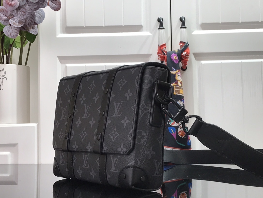 LV TRUNK MESSENGER M45727