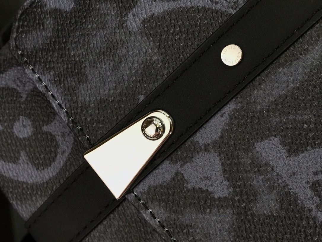 LV TRUNK MESSENGER M57271