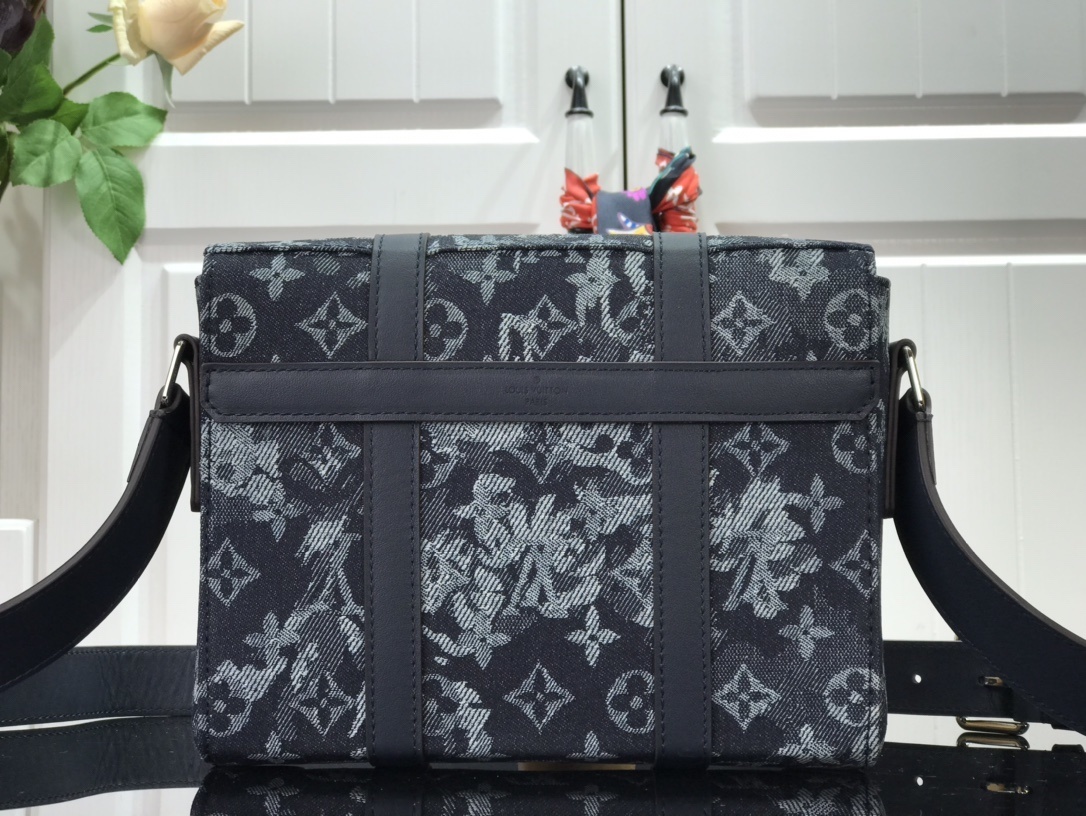 LV TRUNK MESSENGER M57282