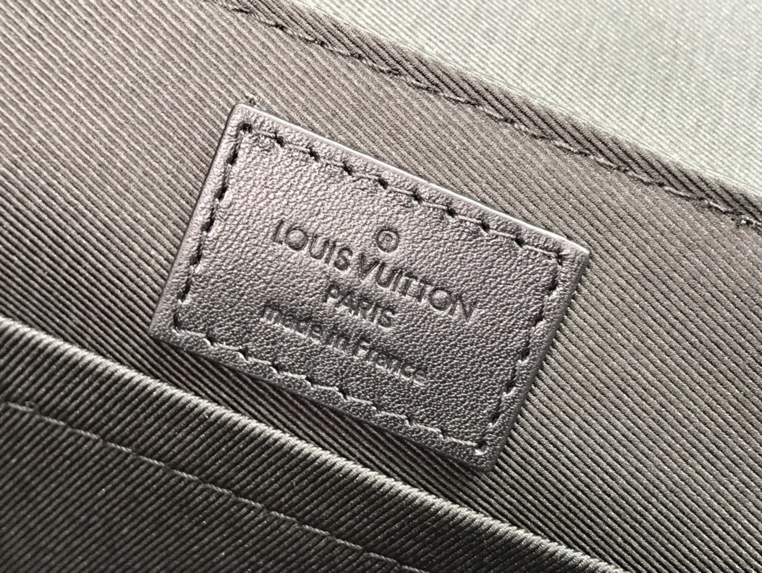 LV TRUNK MESSENGER M57726