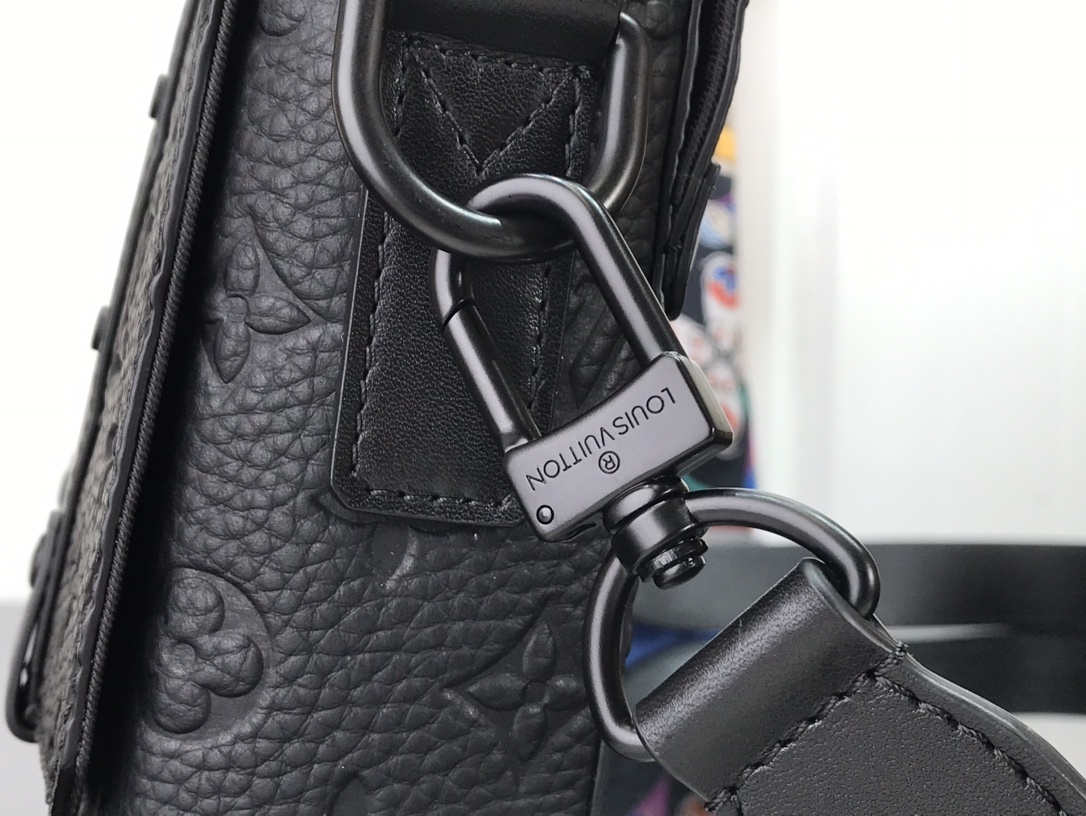 LV TRUNK MESSENGER M57726