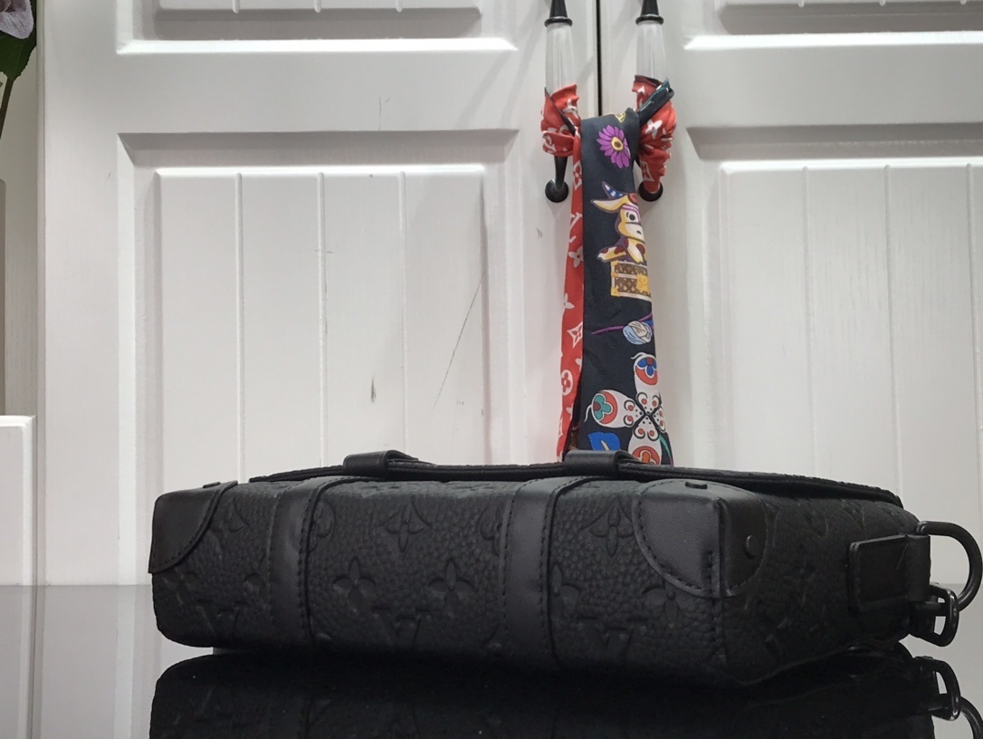 LV TRUNK MESSENGER M57726