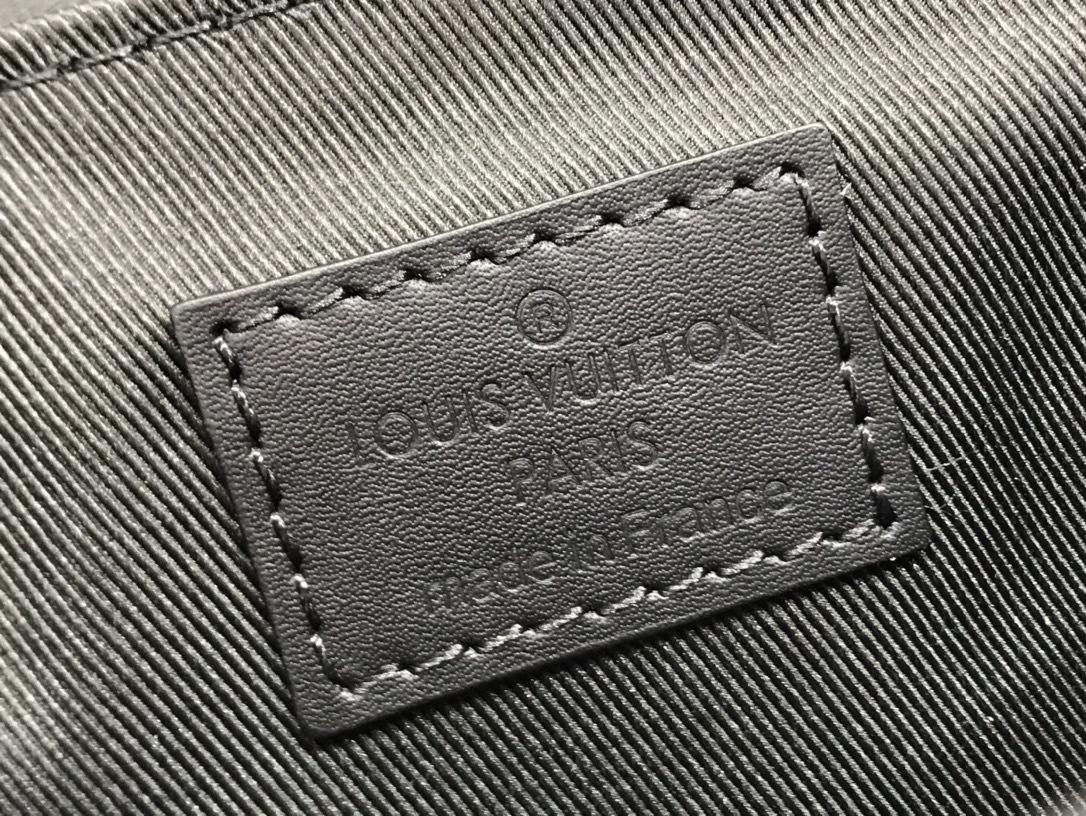 LV TRUNK MESSENGER M57952