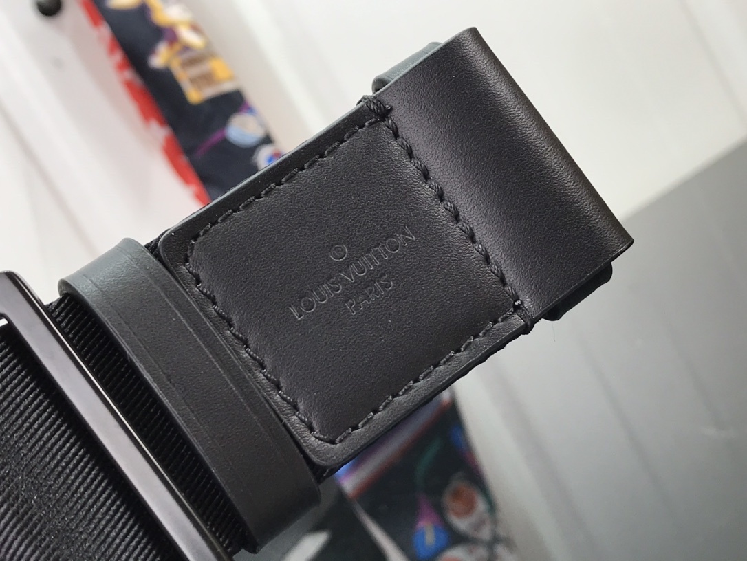 LV TRUNK MESSENGER M57952