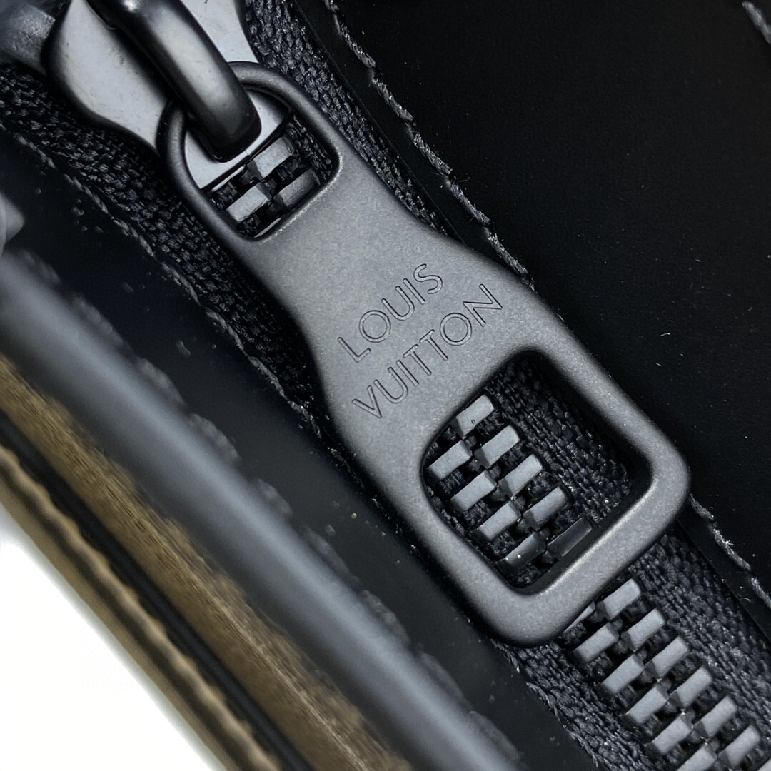 LV TRUNK POUCH M45937