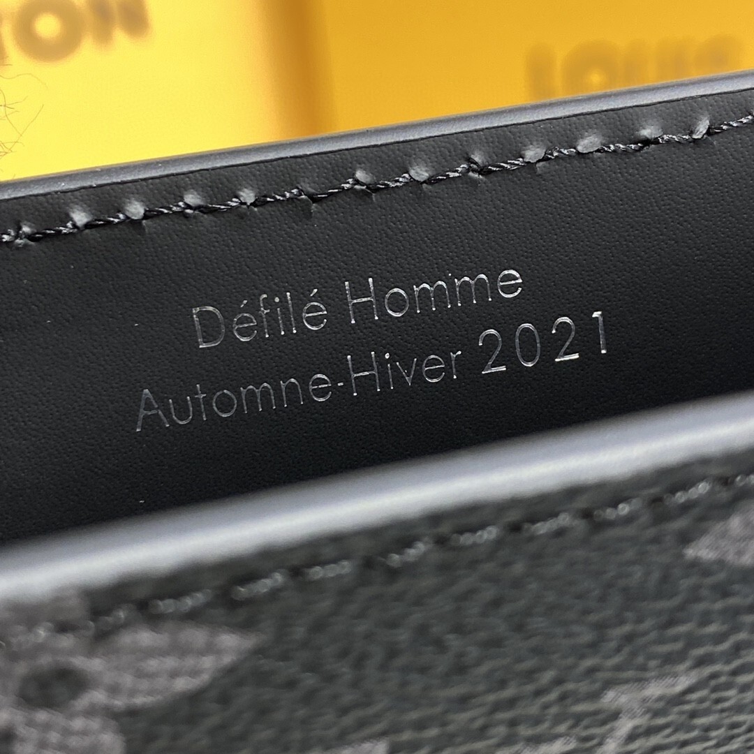 LV TRUNK POUCH M45937