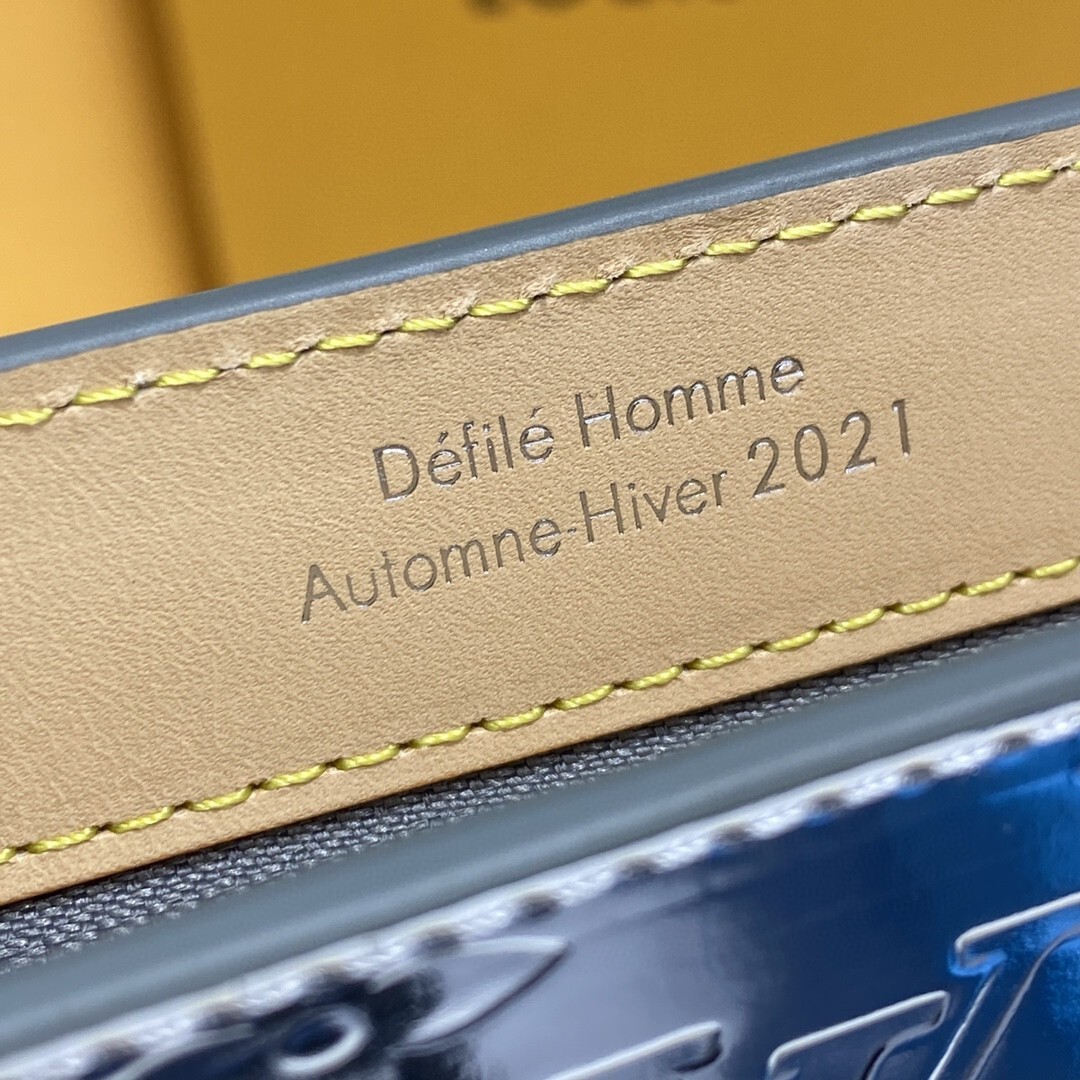 LV TRUNK POUCH M80807 