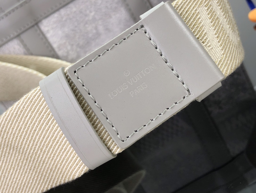 LV TRUNK SLINGBAG N50061 