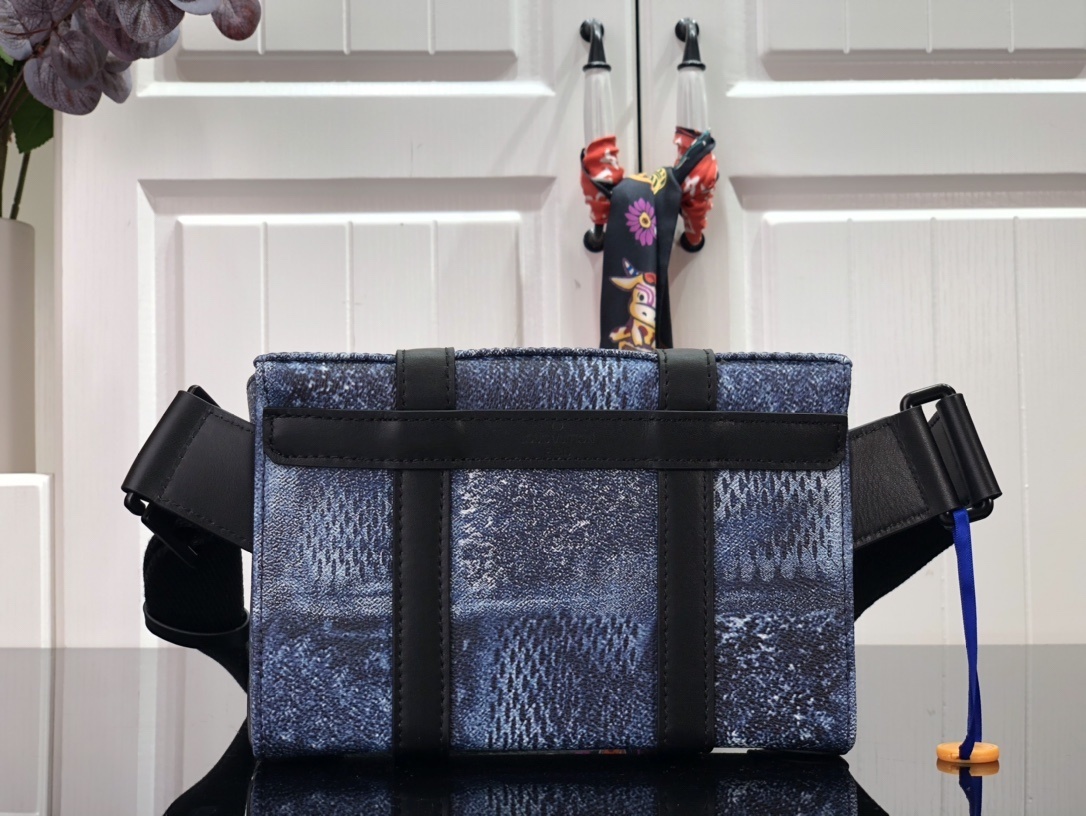 LV TRUNK SLINGBAG N50061 