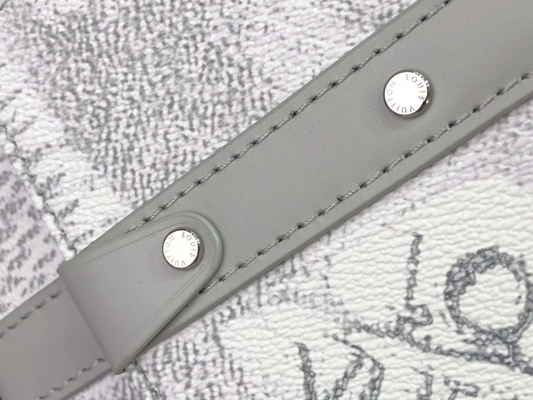 LV TRUNK SLINGBAG N50061 