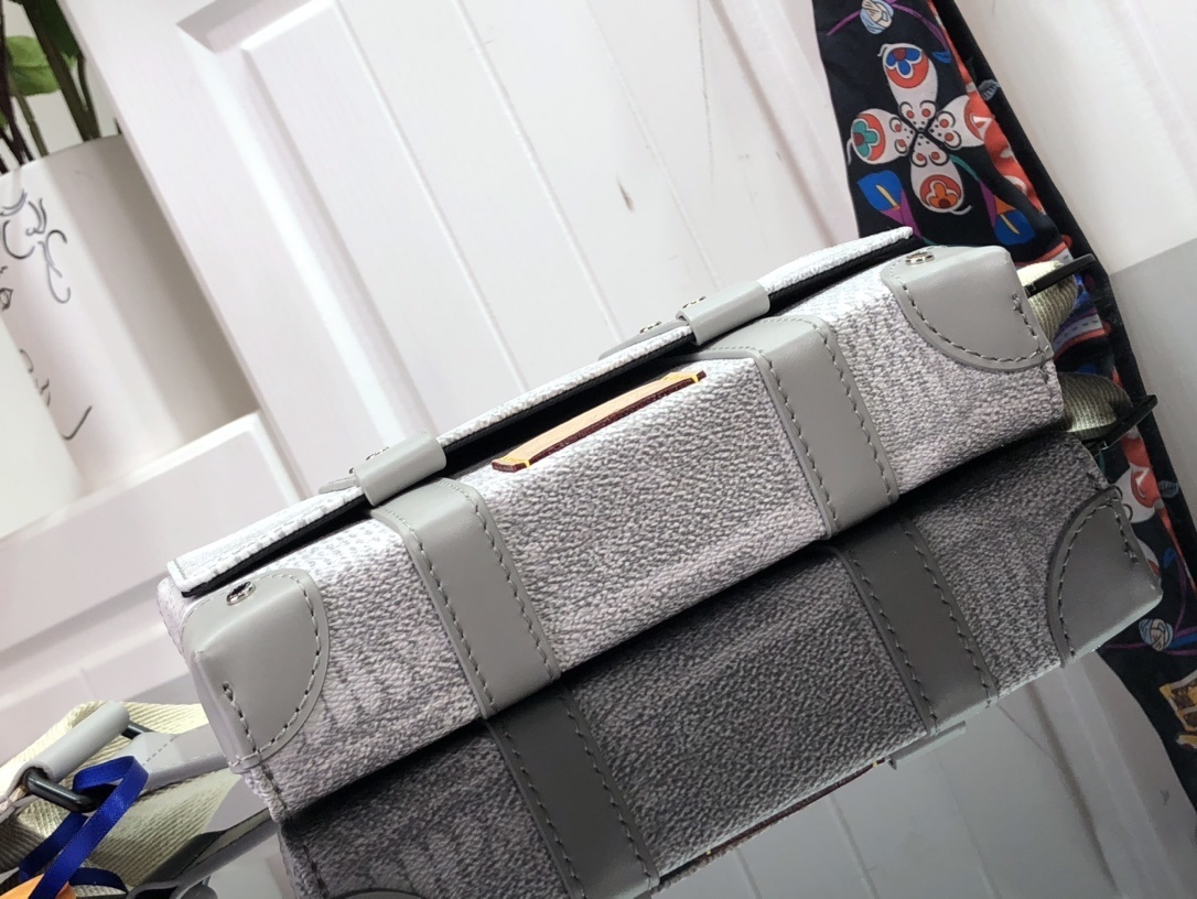 LV TRUNK SLINGBAG N50061 