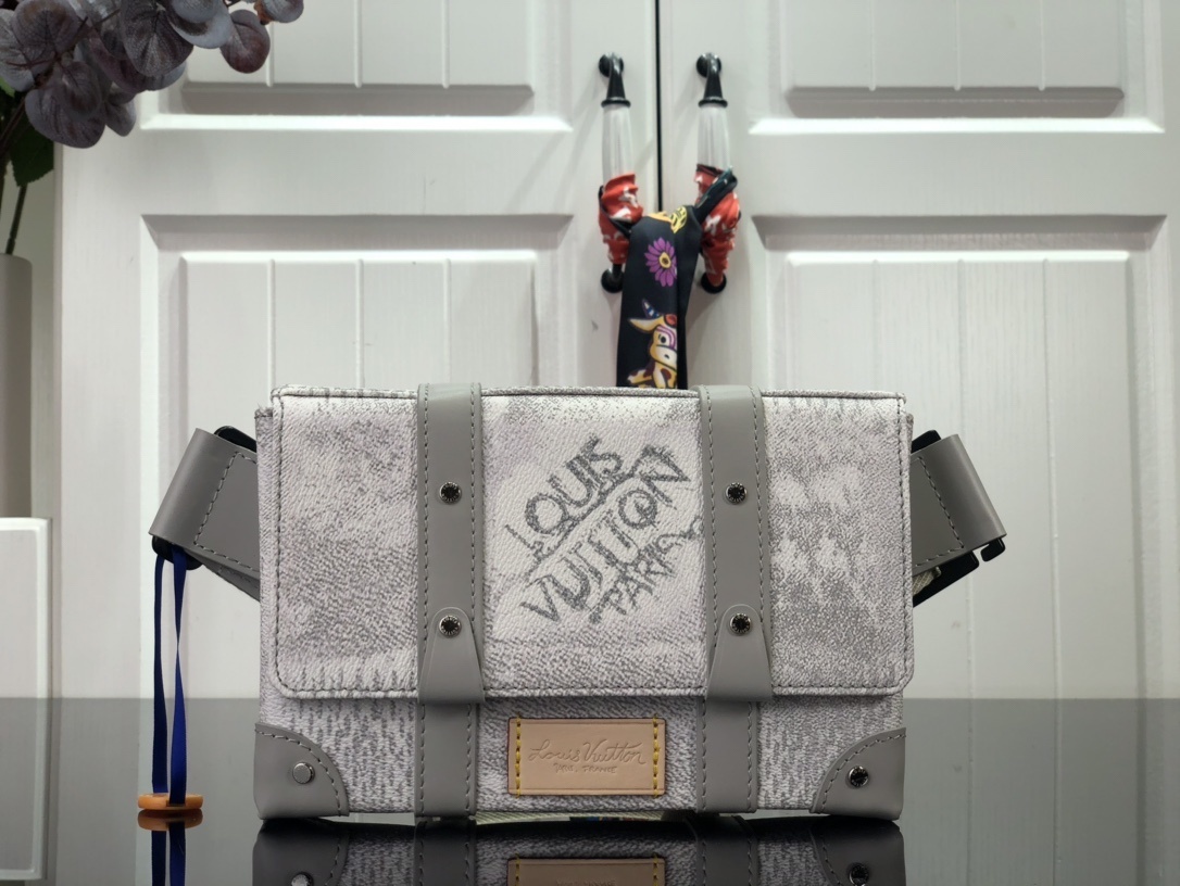 LV TRUNK SLINGBAG N50061 