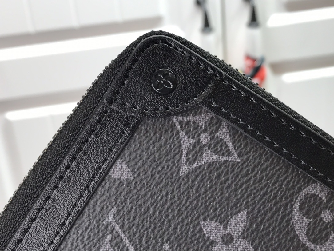 LV TRUNK wallet M80558