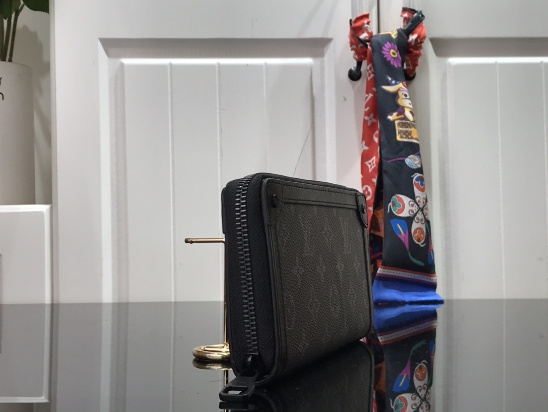 LV TRUNK wallet M80558