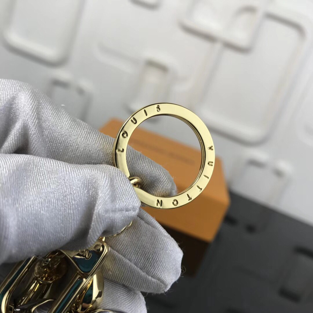 LV TWIST BAG CHARM M68197