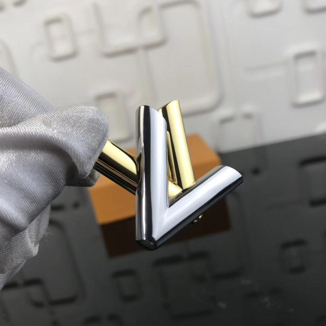 LV TWIST BAG CHARM M68197