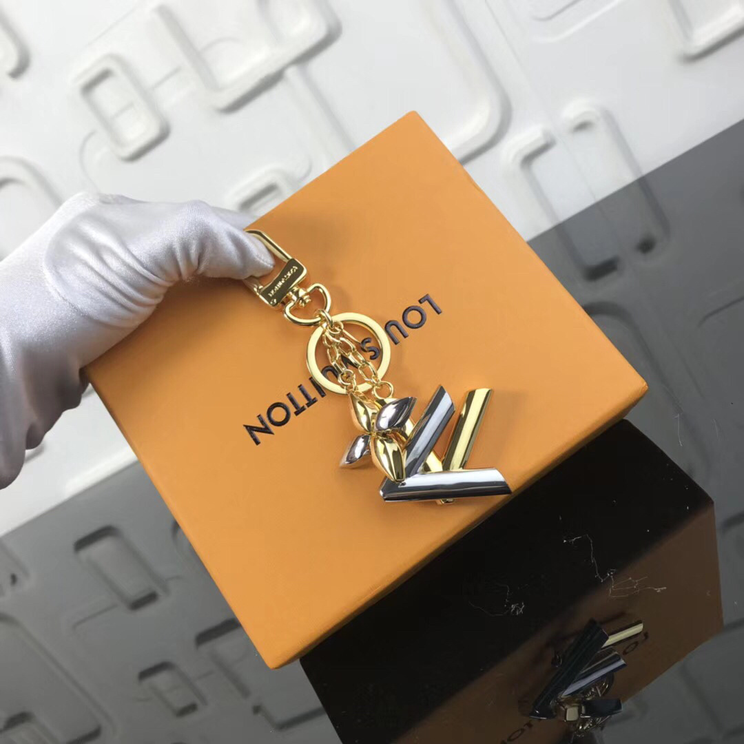 LV TWIST BAG CHARM M68197