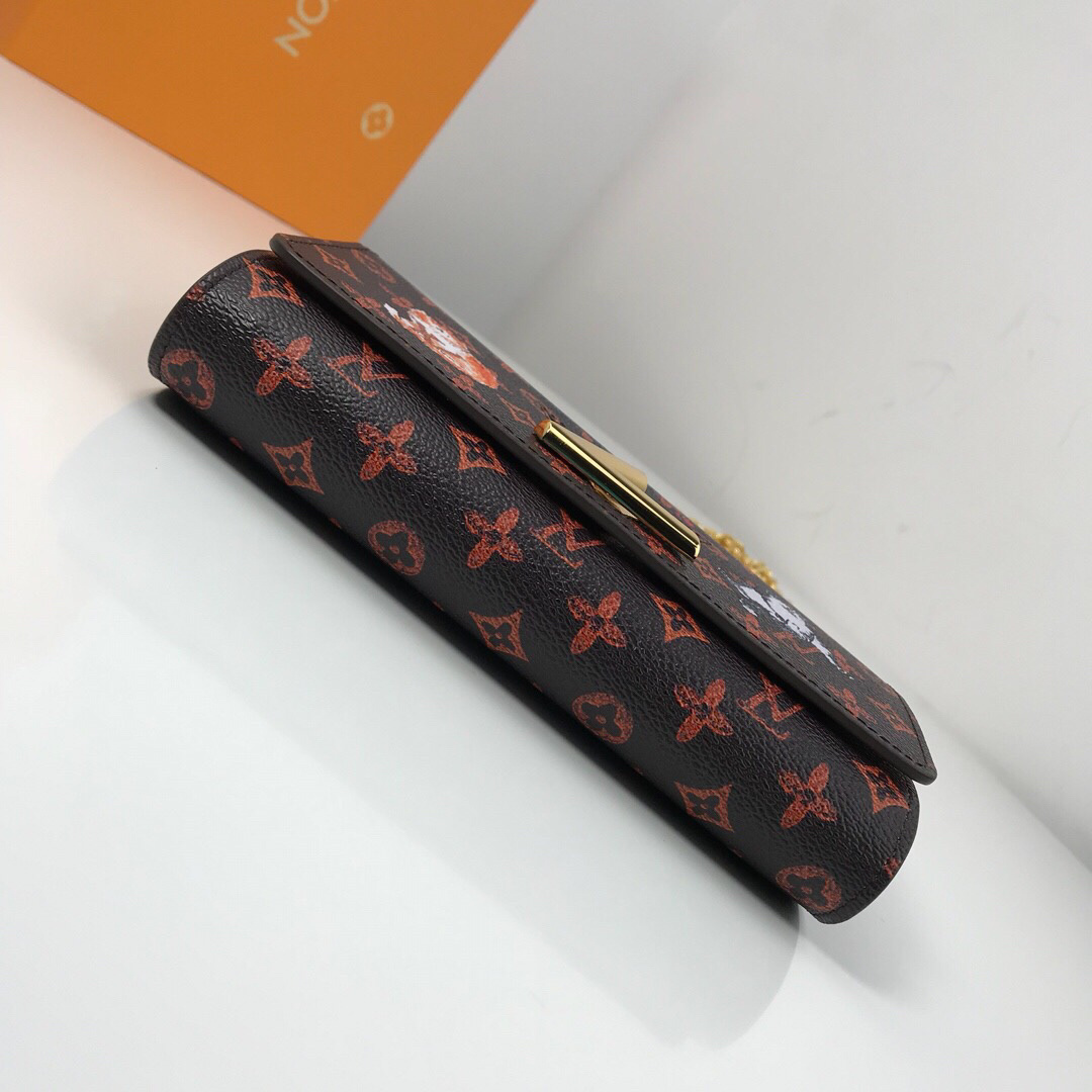 LV TWIST CHAIN wallet M63888