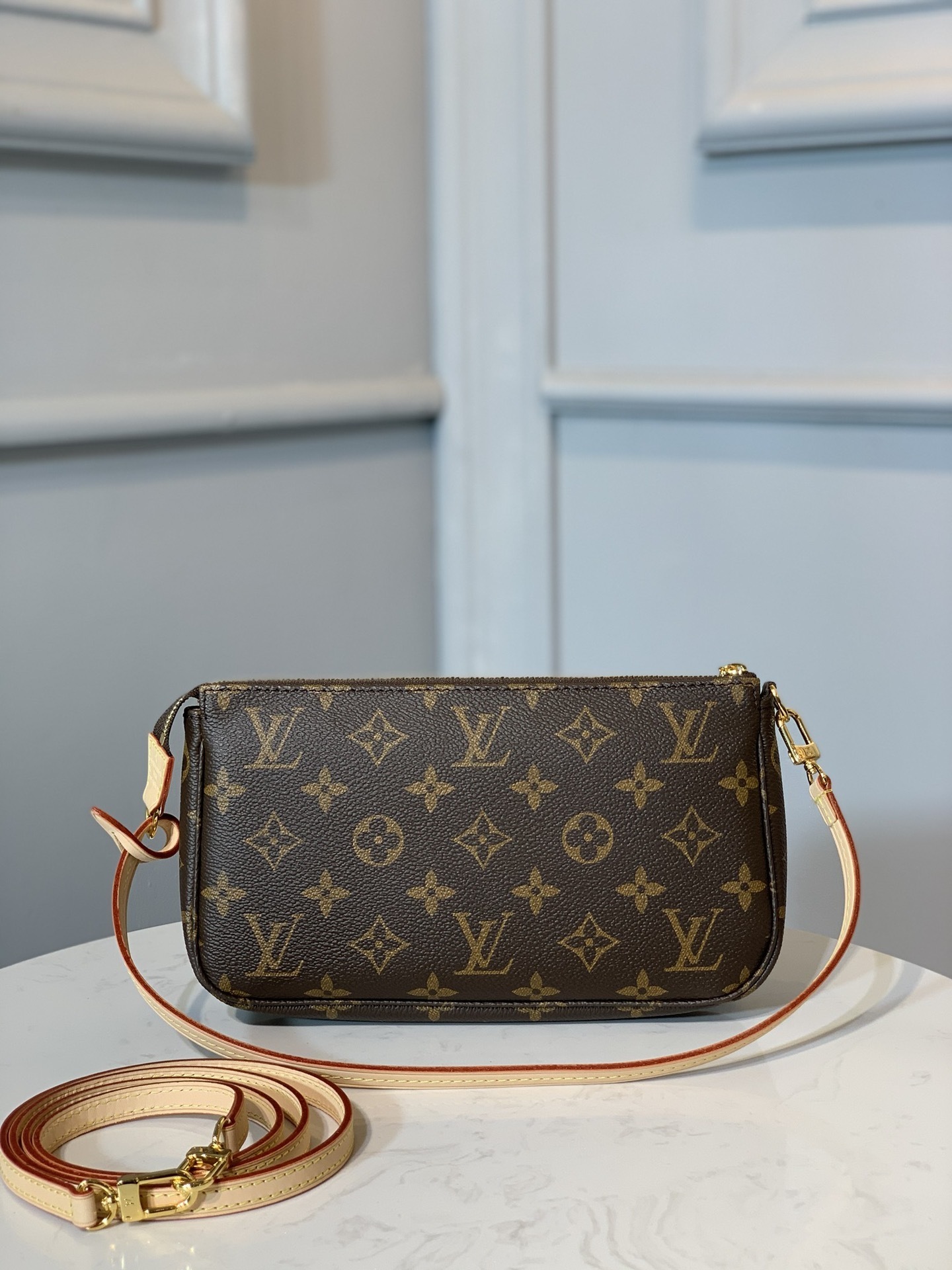 LV TWIST SLIM m14309A