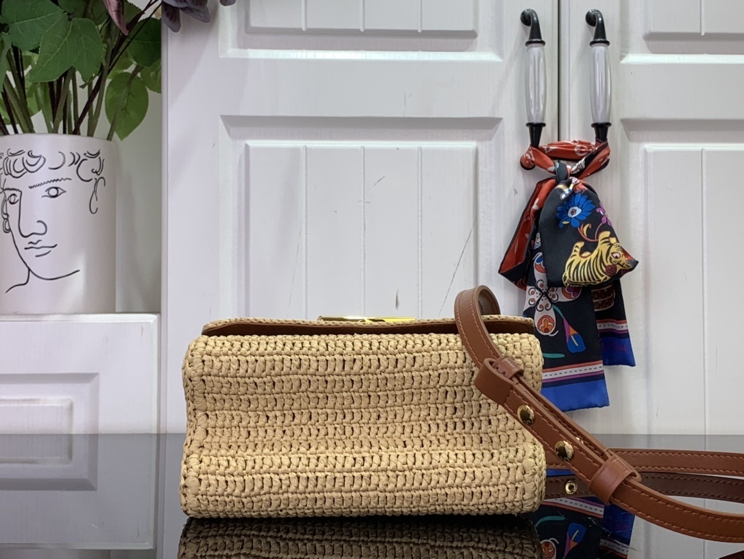 LV TWIST SLIM m14309A