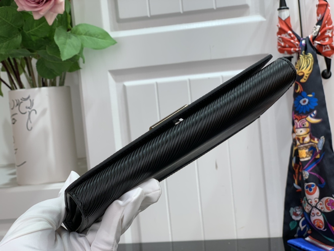 LV TWIST wallet M68309 