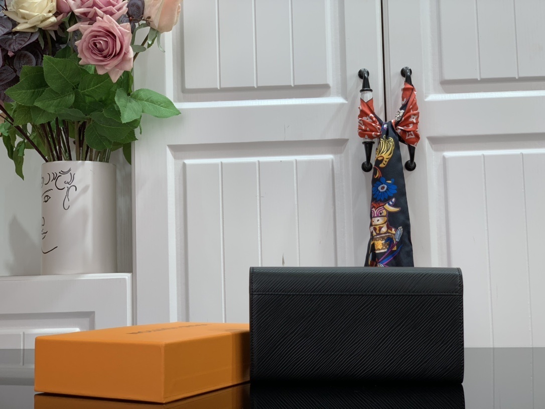 LV TWIST wallet M68309 