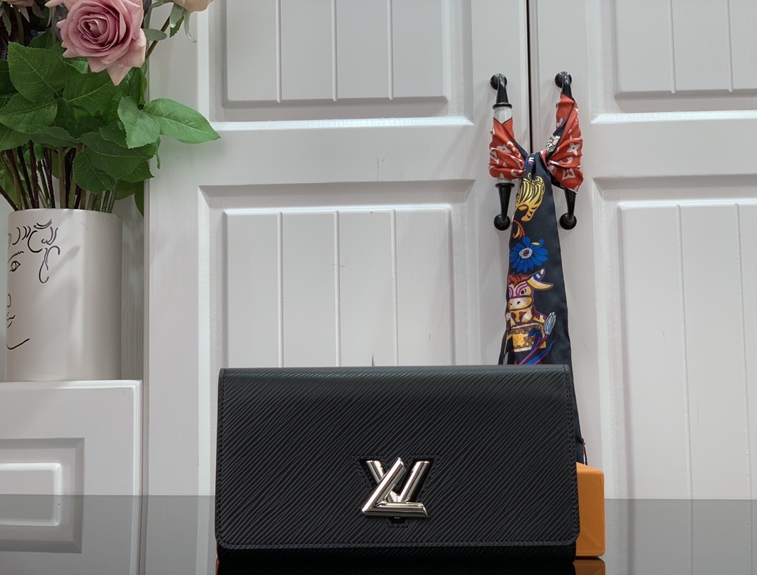 LV TWIST wallet M68309 