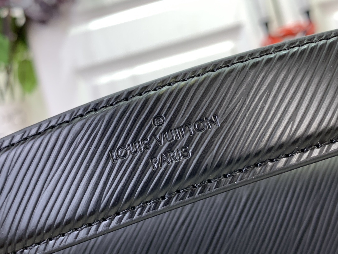 LV TWIST WEST m25236