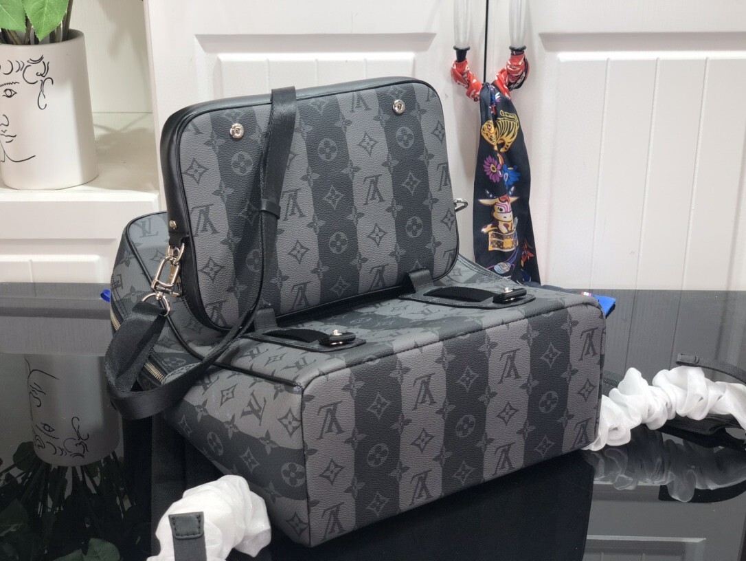 LV UTILITY BACKPACK M45962