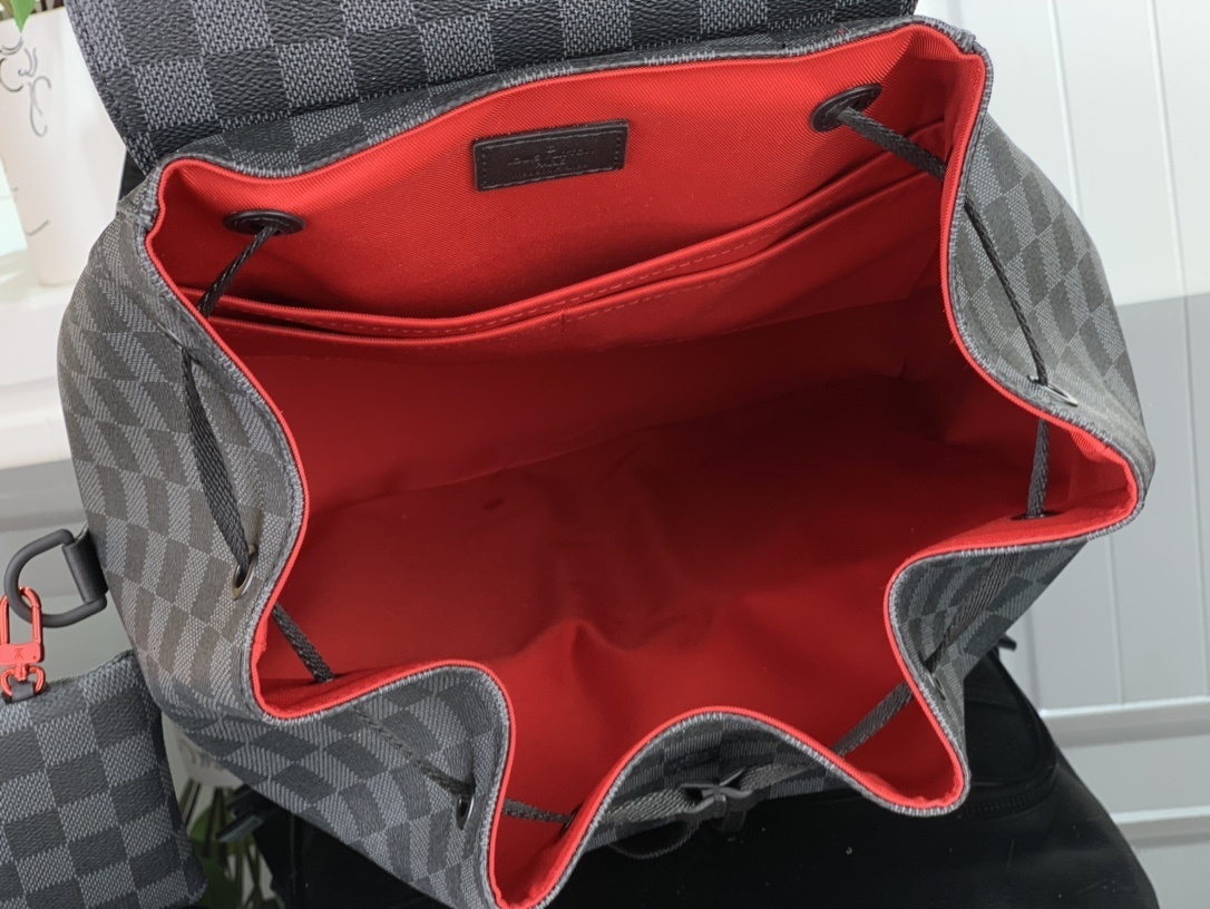 LV UTILITY BACKPACK N40279