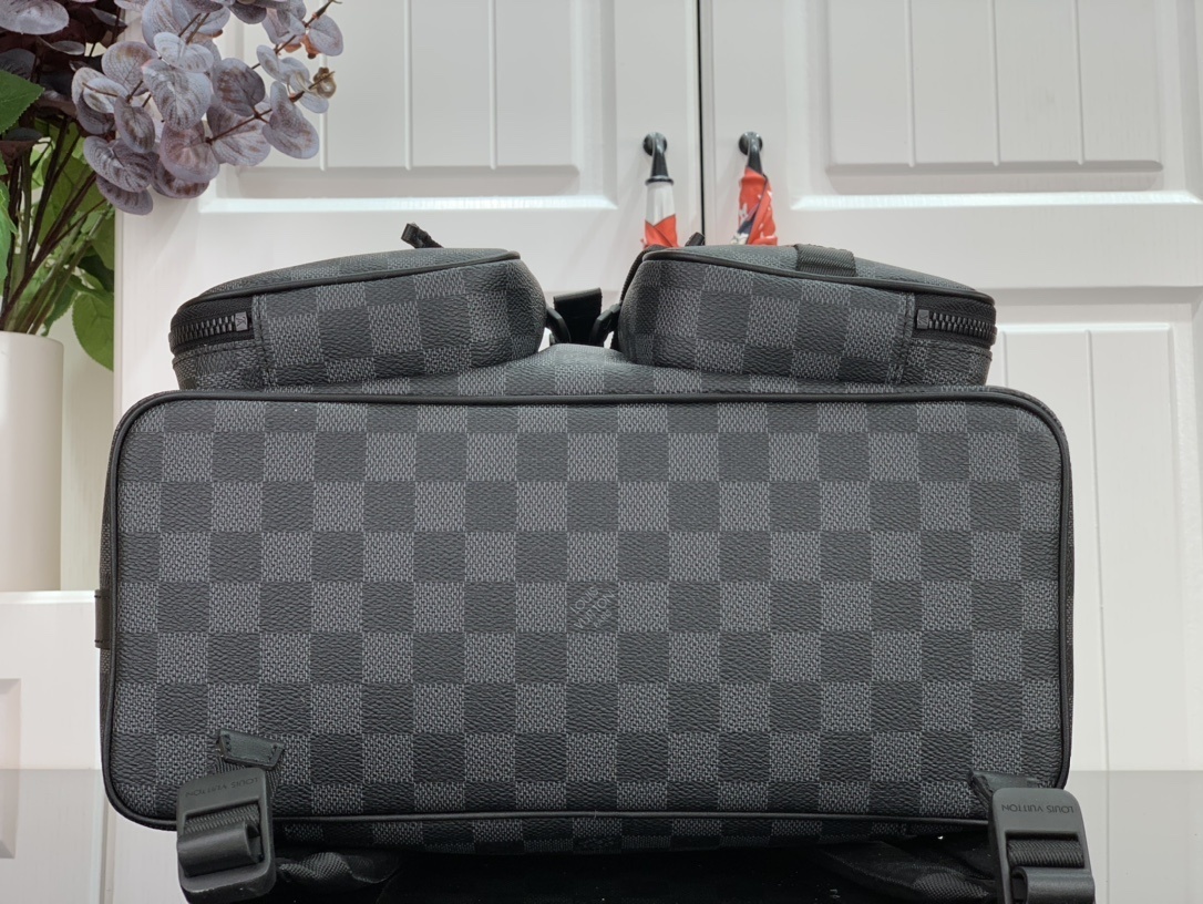 LV UTILITY BACKPACK N40279