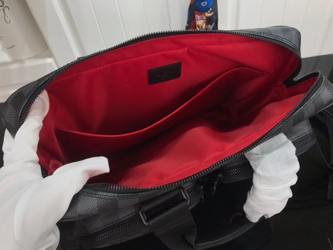 LV UTILITY BUSINESS BAG N40278