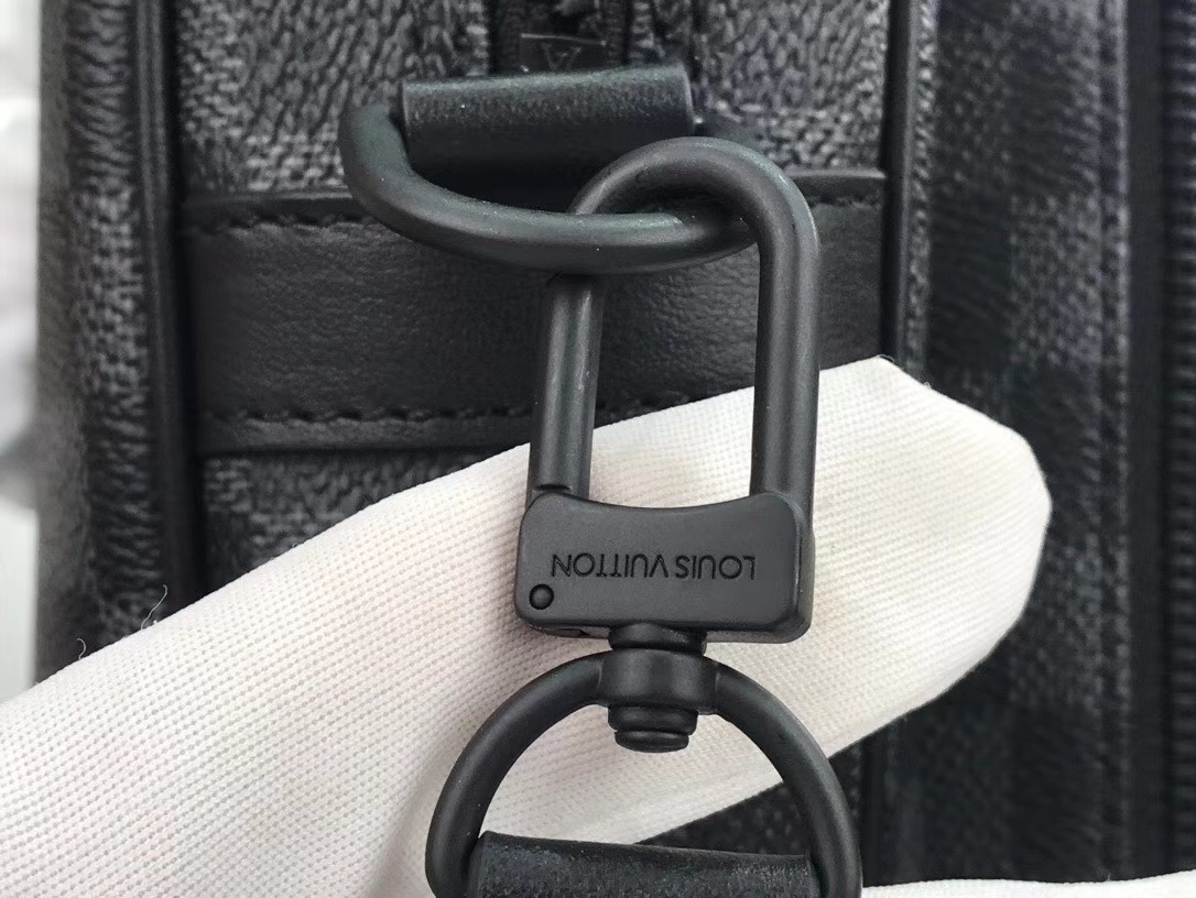 LV UTILITY BUSINESS BAG N40278