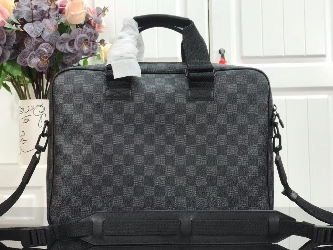 LV UTILITY BUSINESS BAG N40278