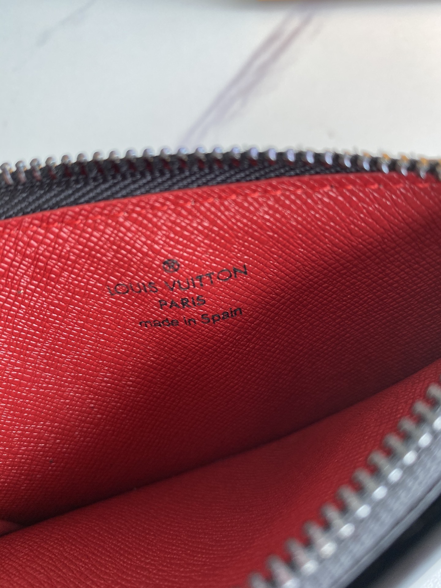 LV UTILITY COIN HOLDER N60354