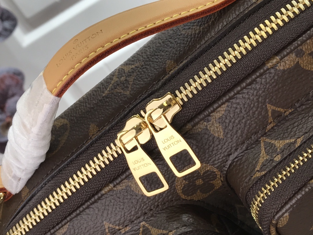 LV UTILITY CROSSBODY M80446