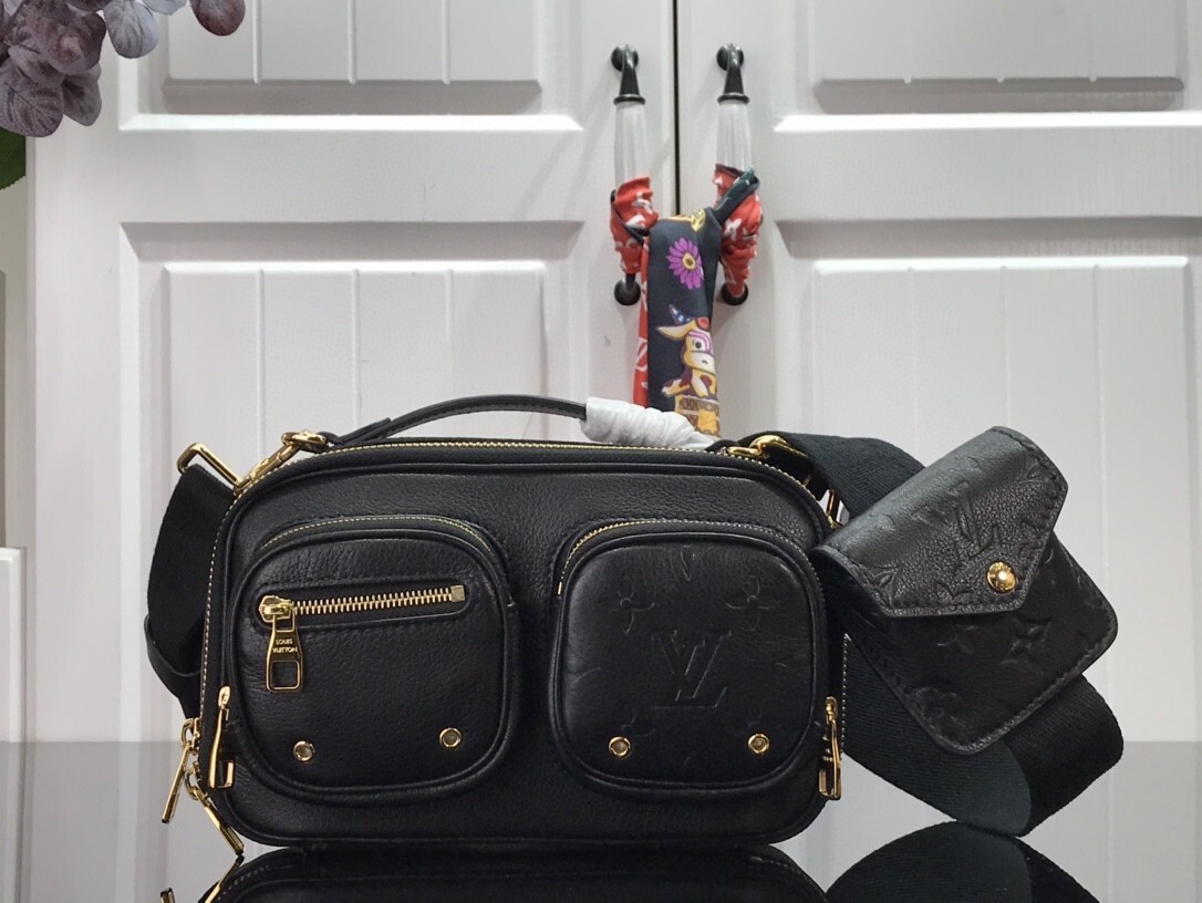 LV UTILITY CROSSBODY M80450