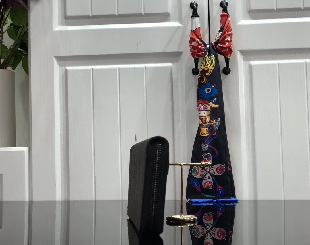 LV UTILITY ZIPPY wallet N60355