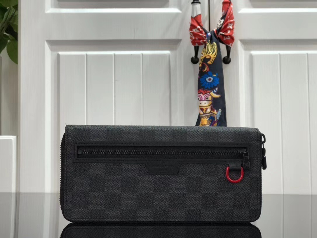 LV UTILITY ZIPPY wallet N60355