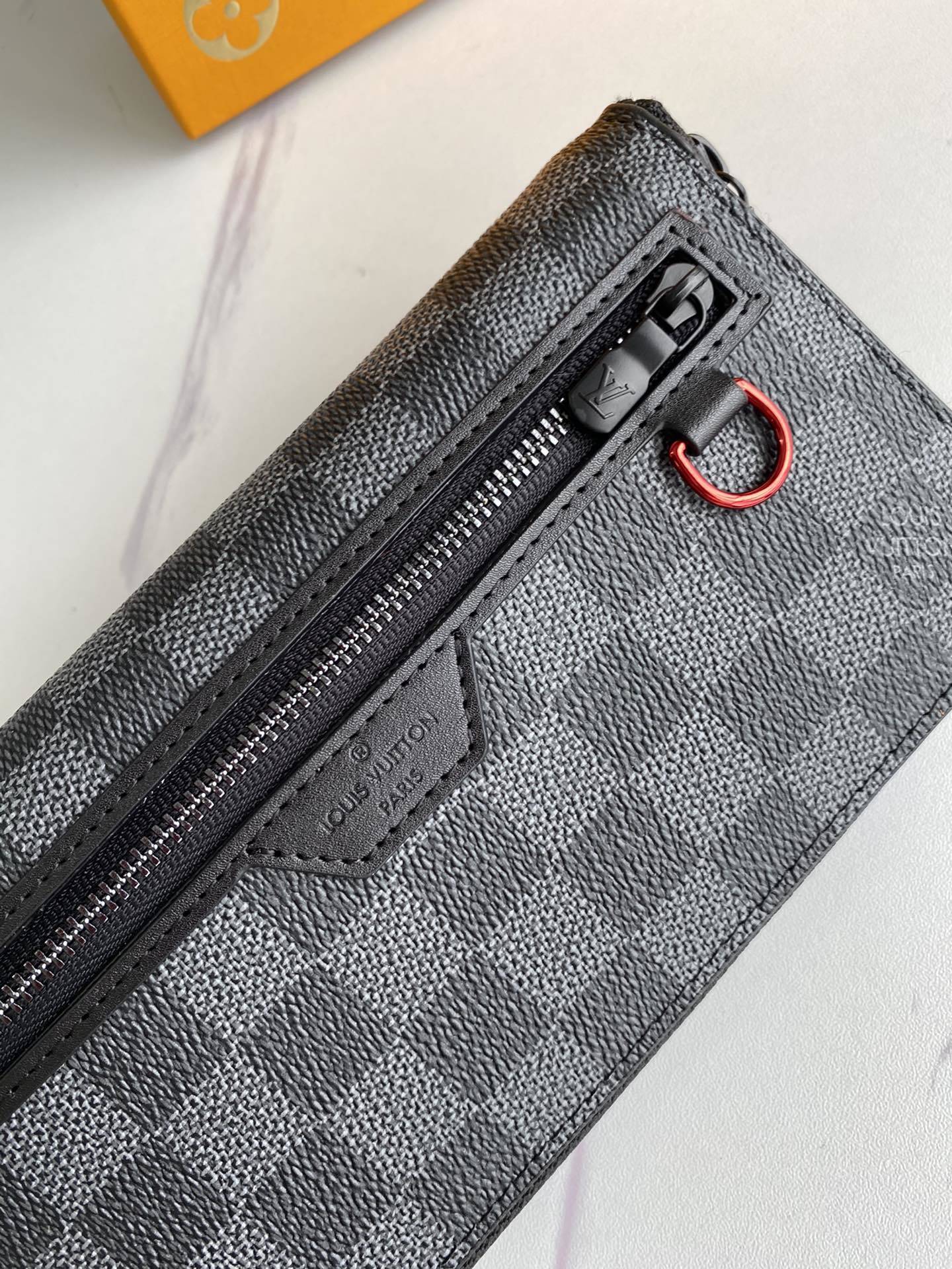 LV UTILITY ZIPPY wallet N60355B 