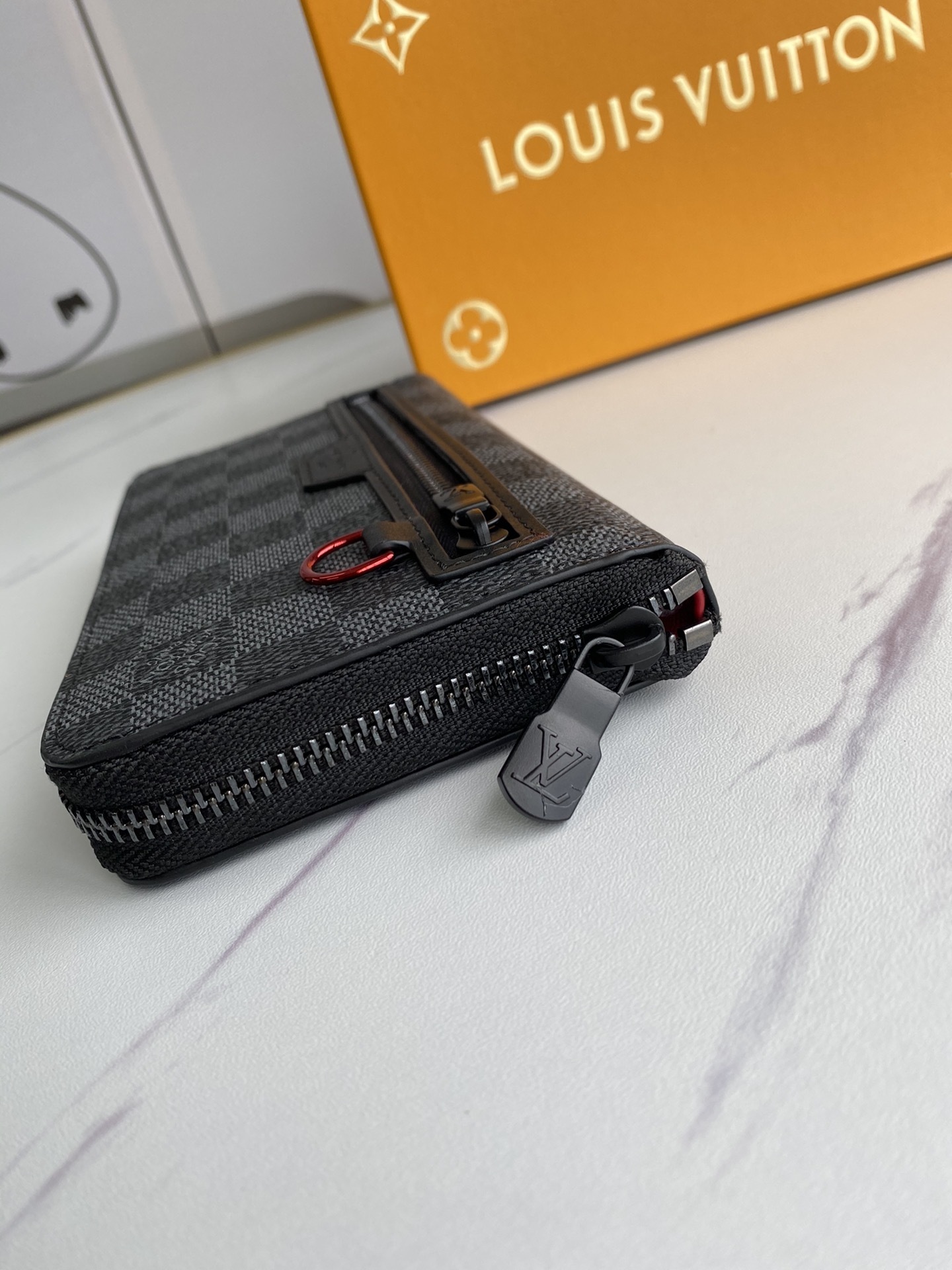 LV UTILITY ZIPPY wallet N60355B 