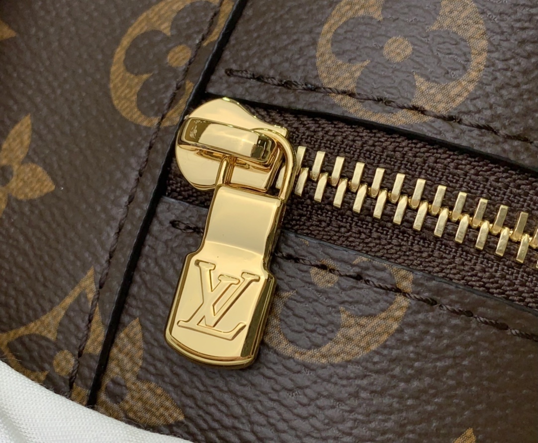LV VANITY CHAIN POUCH M47125