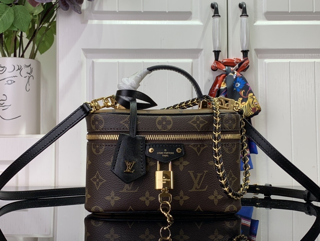 LV VANITY CHAIN POUCH M47125