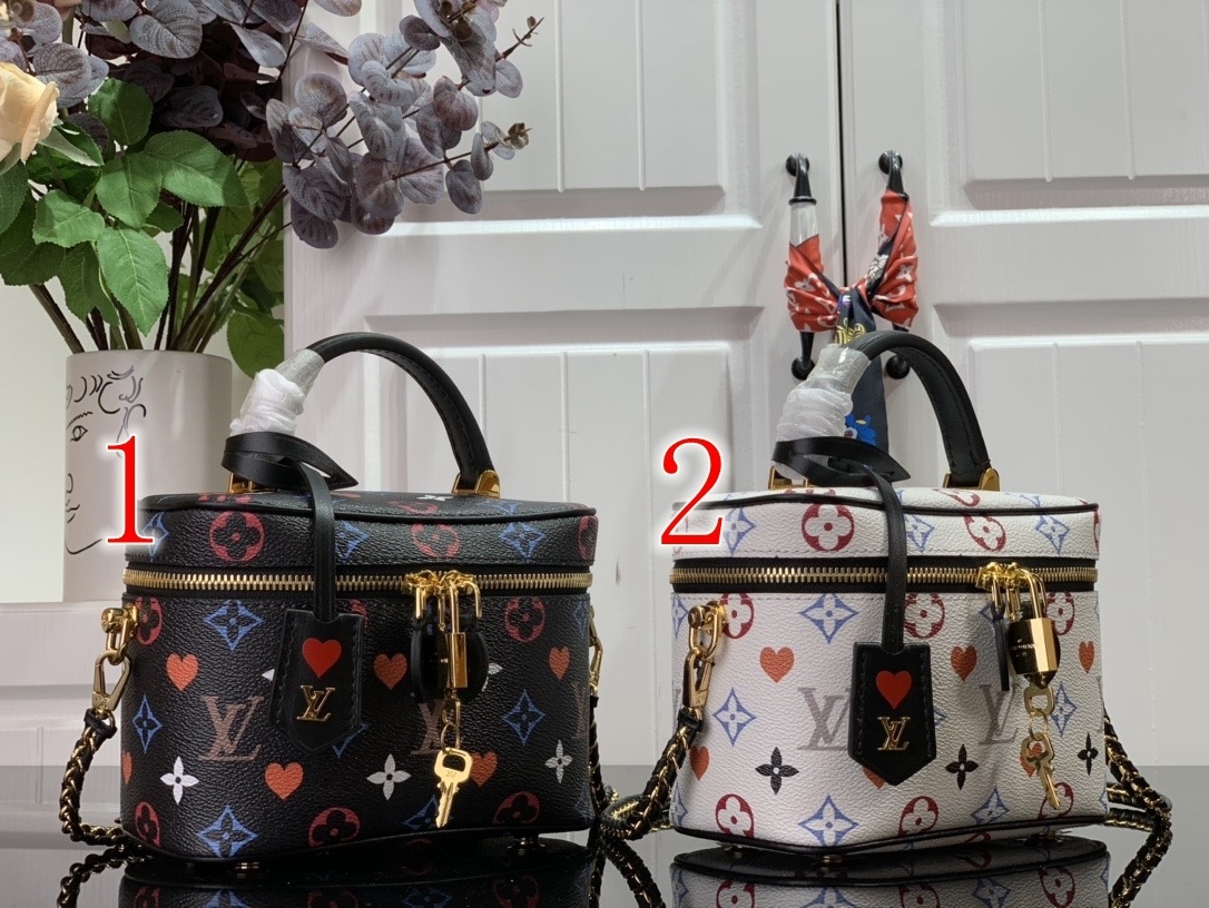 LV VANITY PM M45165BC