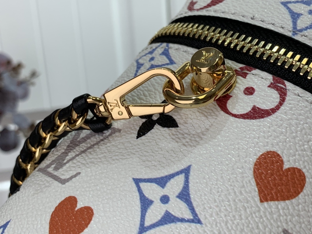 LV VANITY PM M45165BC